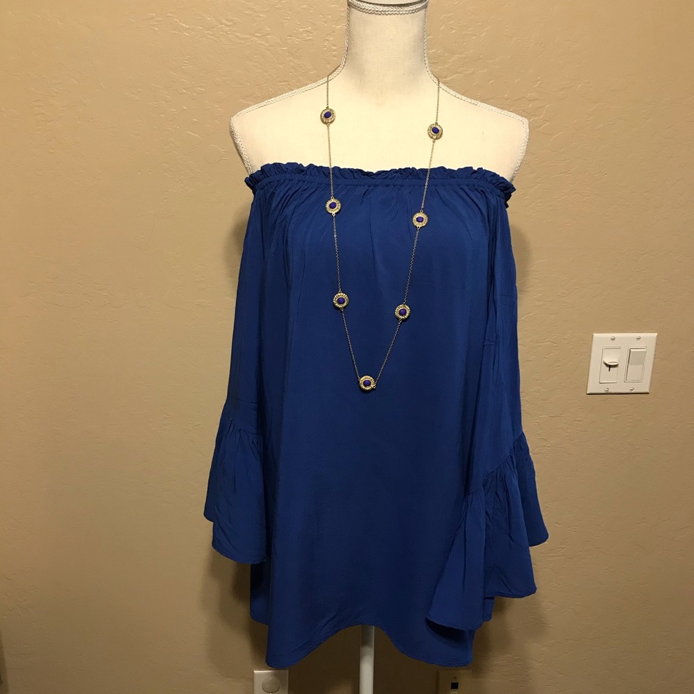 Elan off shoulder top